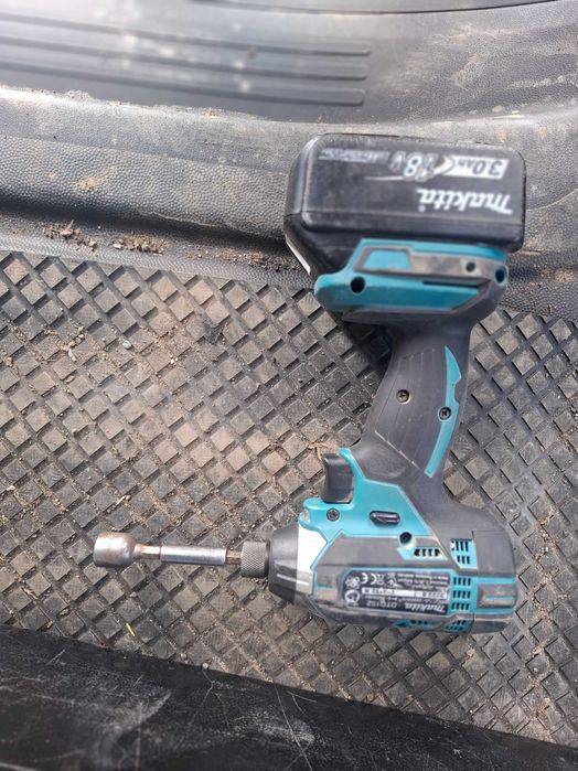 Autofiletantă Makita cu impact cu acumulator