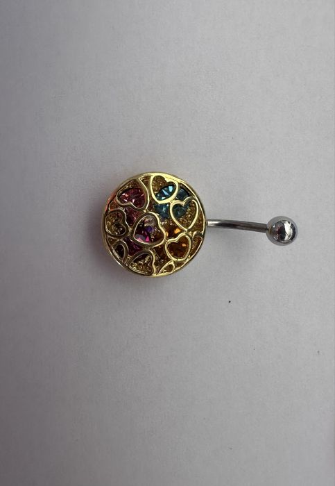 Пиърсинги пъп/ устна / уши / вежда