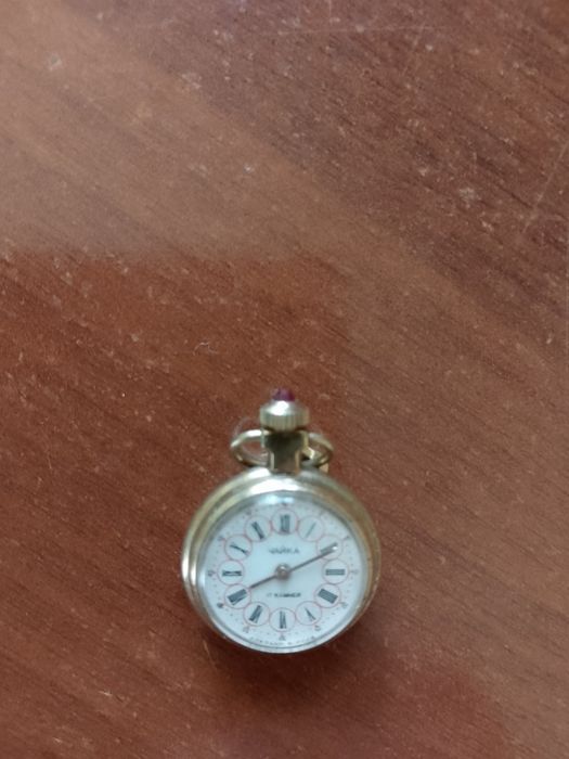 Часы позолоченные