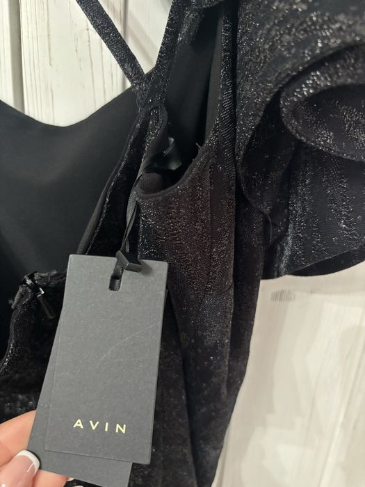 Черна ,къса рокля - марка Avin