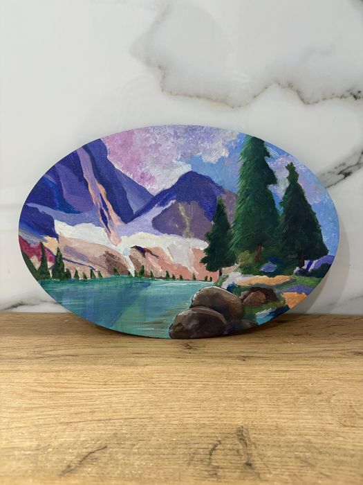 Интерьерная картина «Горное озеро» на овальном холсте