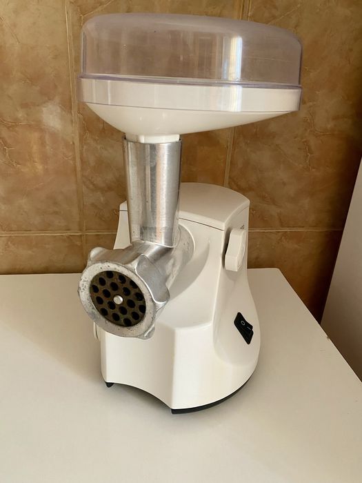 Masina de tocat carne electrica Kenwood