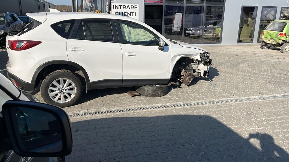 Dezmembram Mazda CX-5 2.2 diesel 4x2 din 2015