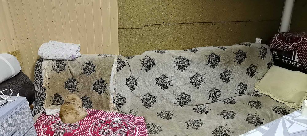 Угловой диван, отдам даром