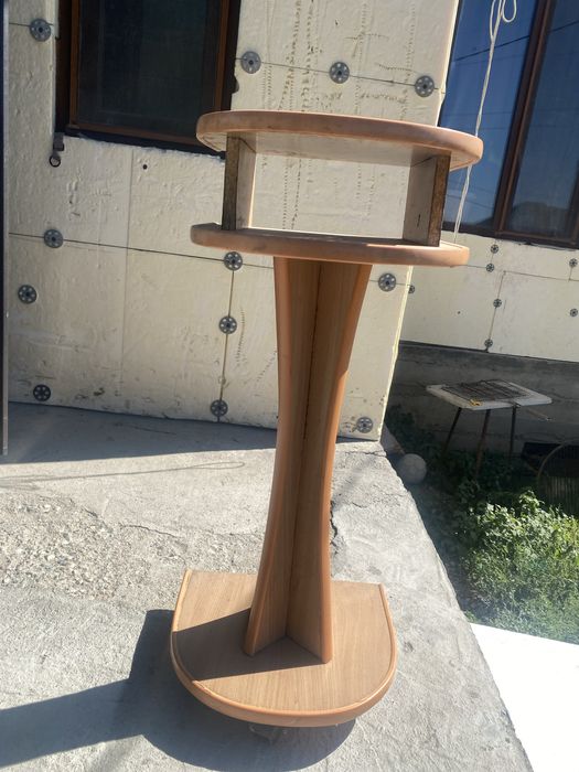 Напольный стол подставка