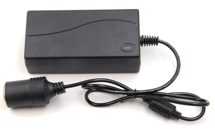 Адаптер от 220 на 12V, 5A - тип запалка за кола