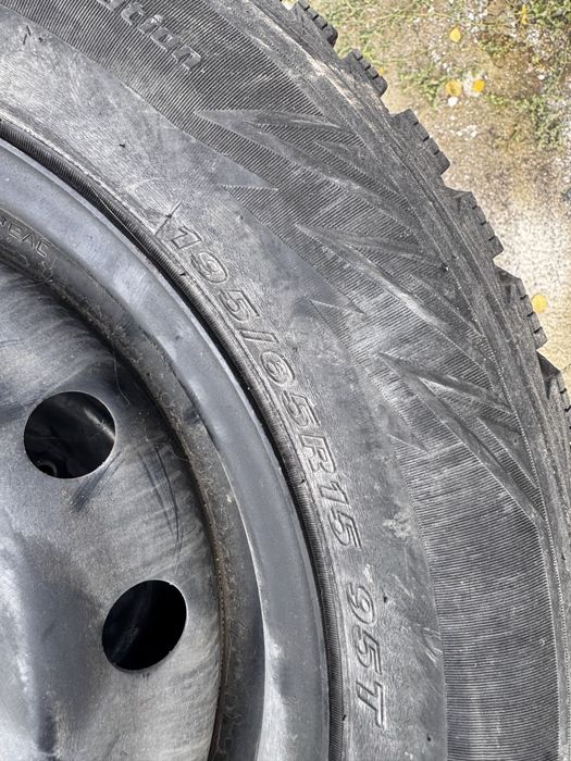 Зимные шипованные шины с дисками на 15