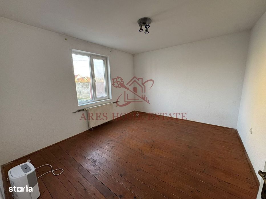 Casă 7 camere de vânzare/închiriere Izvin + anexă 90 mp- Comision 0