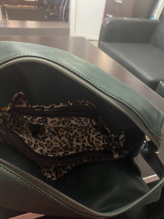 Geanta de umăr cu curea reglabilă