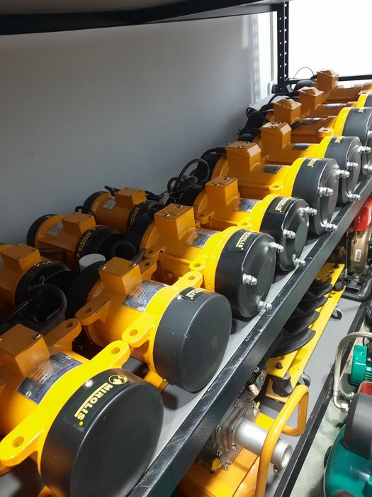 Площадочный вибратор, плошадочный вибратор  (vibrator)