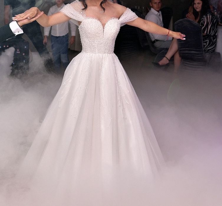 Vand rochie de mireasă