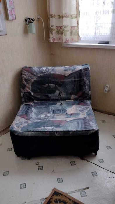 Кресло, отварящо се до едично легло