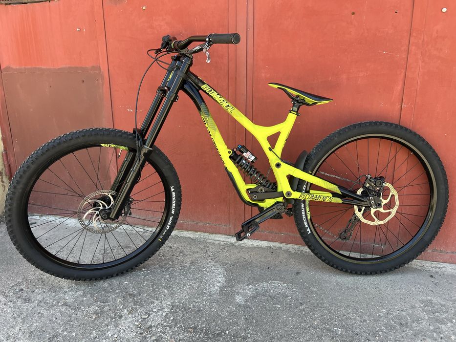 Commencal Supreme V4 27.5 Downhill/enduro
