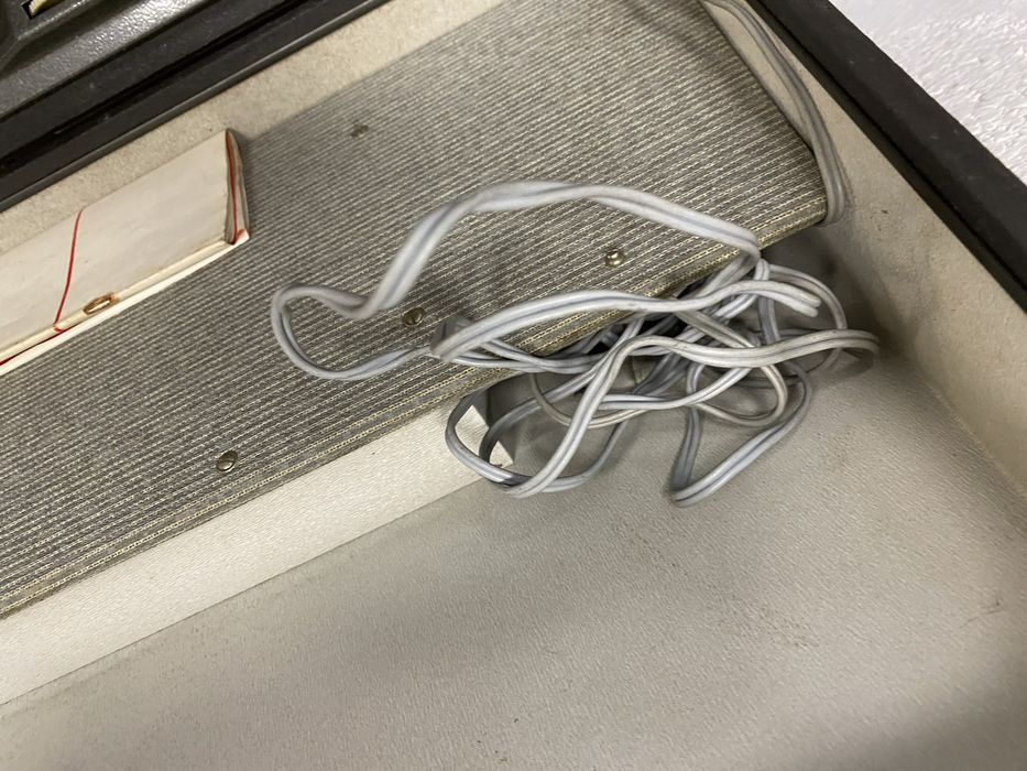 Стар магнетофон на филипс