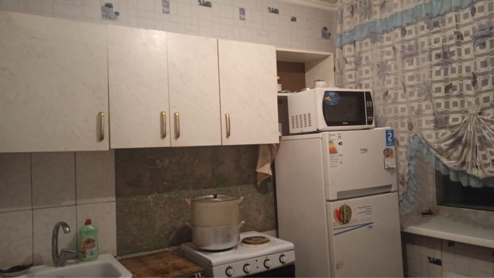 Отдам даром кухонный гарнитур. Самовывоз!