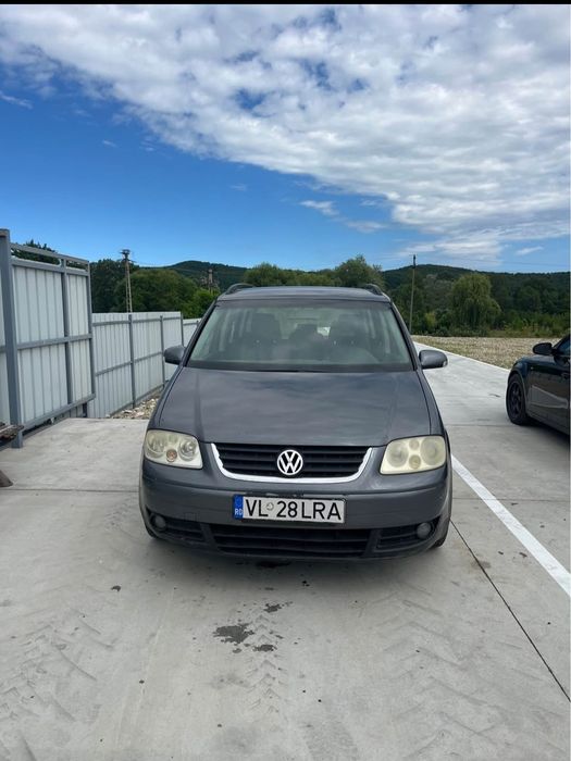 Vând vw touran 1.6 FSI