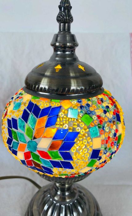 Витражна Декоративна настолна ел. лампа. € 57  Енергиен клас А - свръх икономична