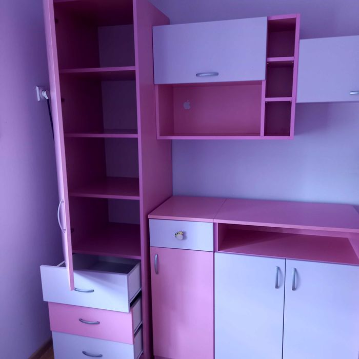 Продавам детско обзавеждане за момиче.