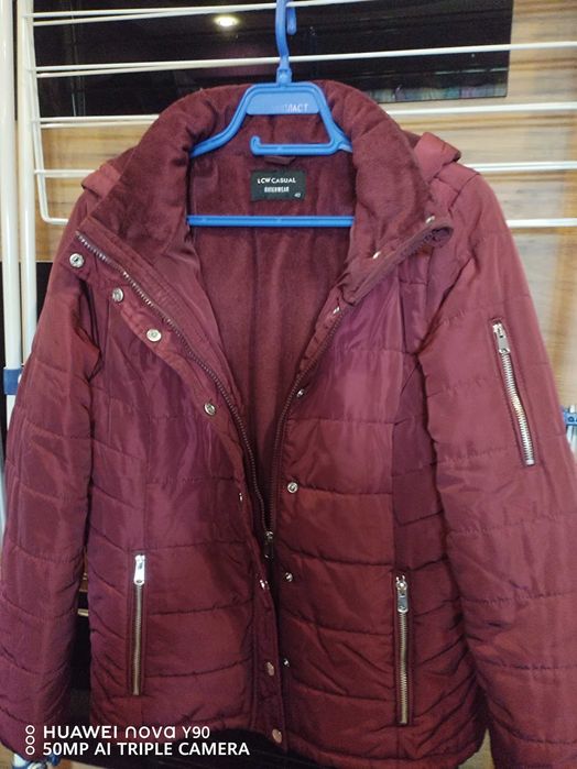 Дамско спортно яке