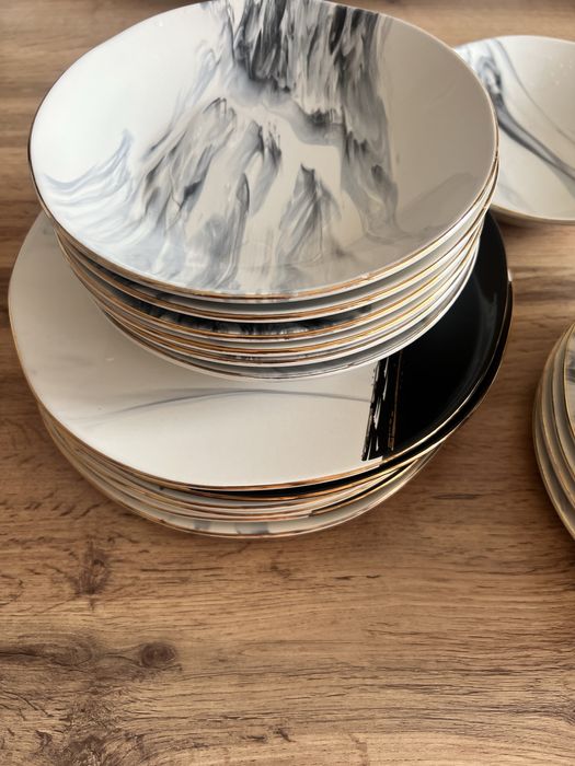 Продам красивый сервиз