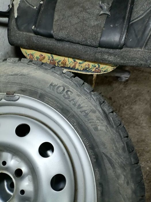 Комплект зимних шин