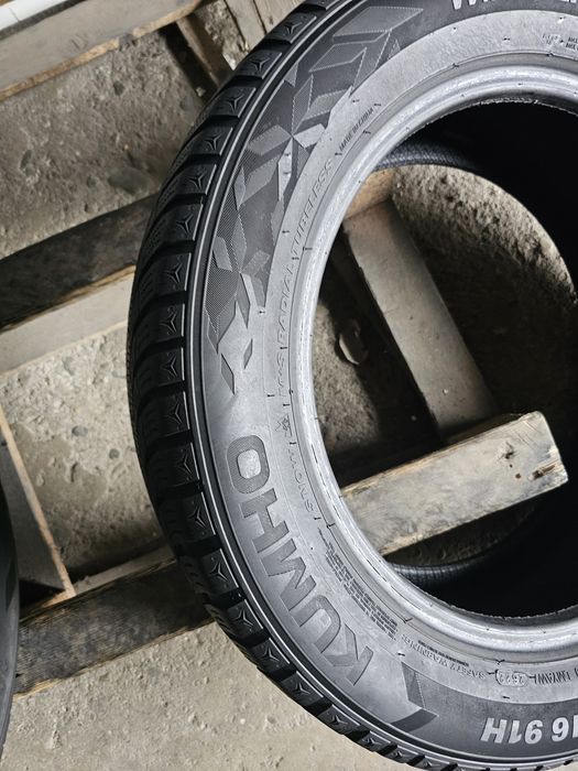2 anvelope iarna 205 55 16 Kumho 2022