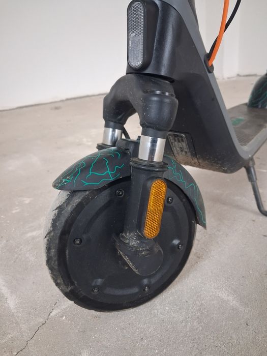 Vând trotineta și hoverboard preț negociabil