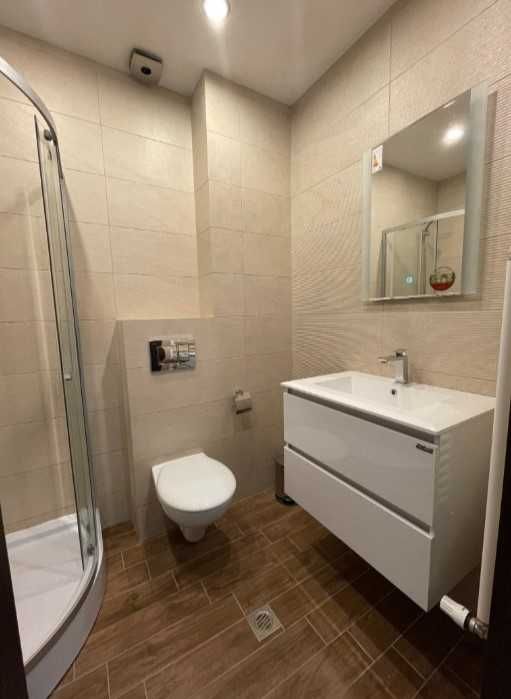 Дава се под наем Многостаен апартамент в София, Изток - 176 кв.м за 1500 € - Снимка #7