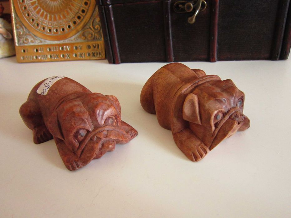 cadou rar Caine sculpura mica lemn de Suar Indonezia 1970