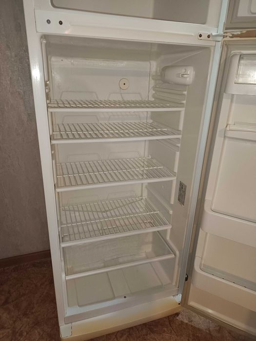 Продам холодильник Stinol в рабочем состоянии
