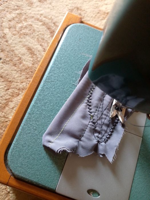 Qoʻl moshinka sotiladi