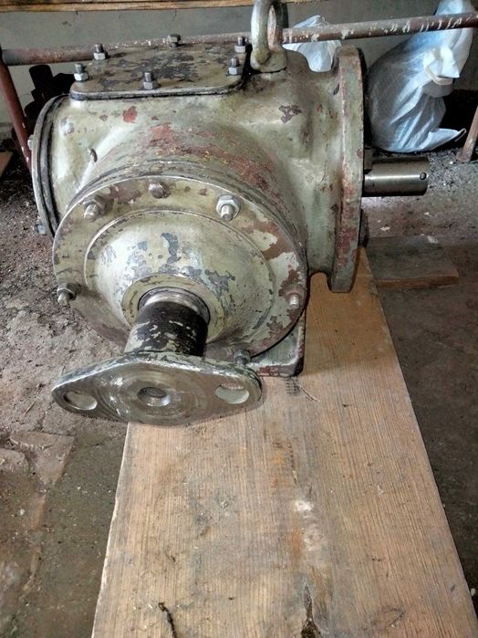 Продам Редуктор 1/2