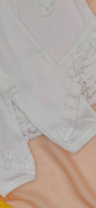 Set BI BABY din bumbac compus din pantaloni si bluza cu fundita