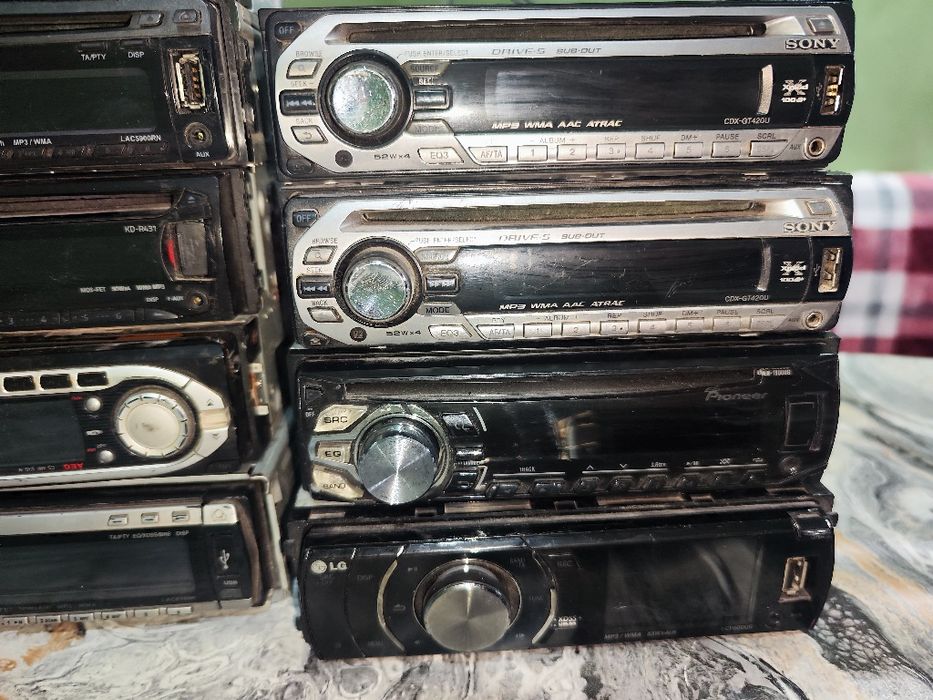 Сидита за кола СD с USB