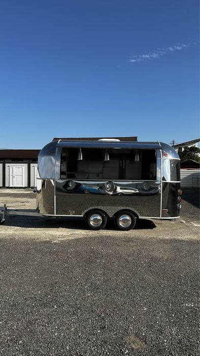Airstream Rulota Comerciala Premium Echipata Street Food Trailer