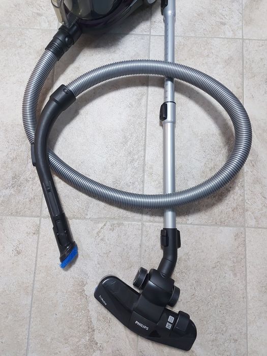 Aspirator fara sac Philips PowerPro Compact 900W
