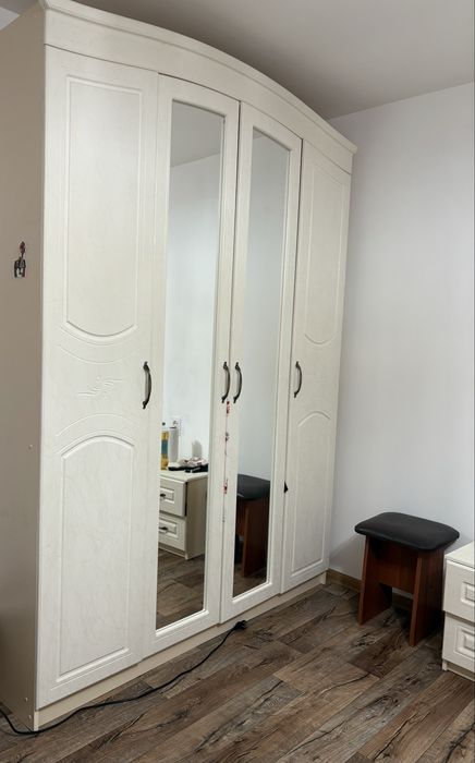 Продаю Спальный гарнитур