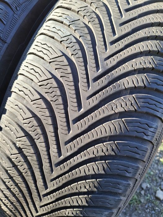 2 Anvelope de iarnă 215 65 r17 Michelin
