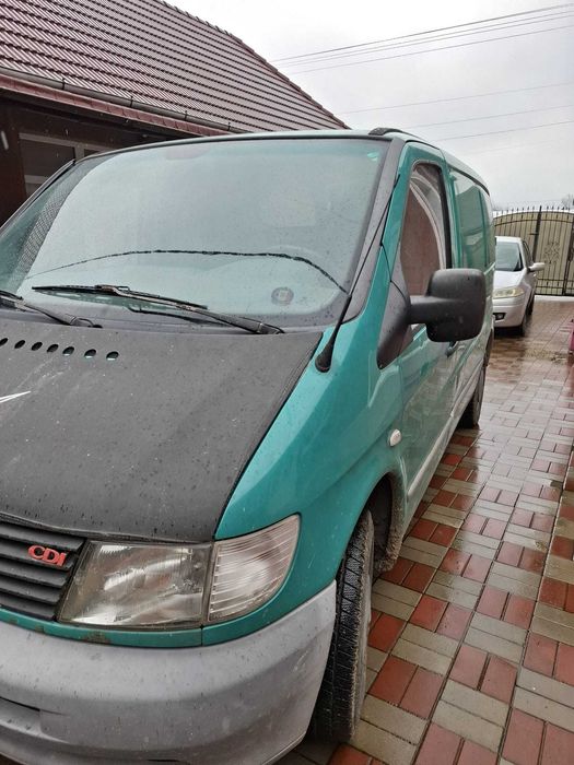 Vând Mercedes vito