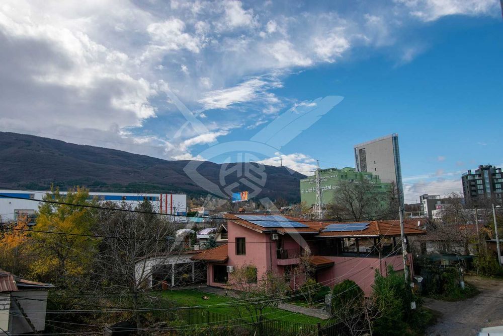 Тристаен апартамент в жк. Манастирски ливади № 81487