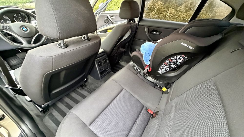 BMW 318d e90 LCI Facelift 2010 | Automată | Webasto | Navigație Mare | Întreținută