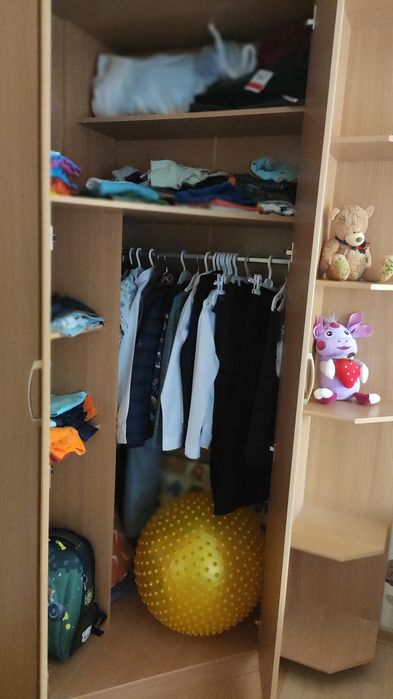 Угловой шкаф вместительный