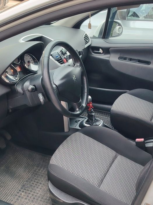 Vând urgent Peugeut 207