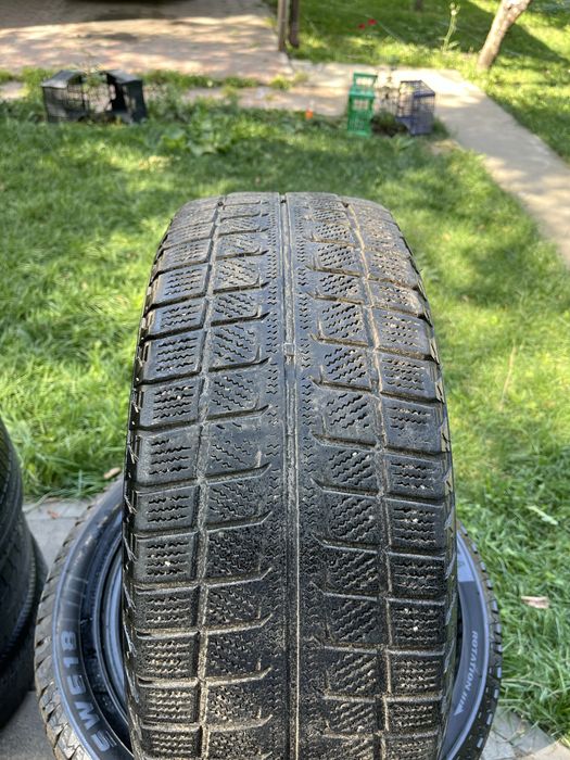 Продам зимние шины 215/55/17