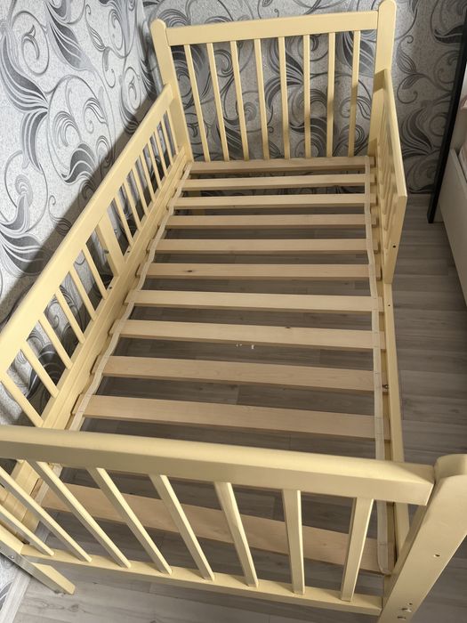 Детская кровать с матрасом