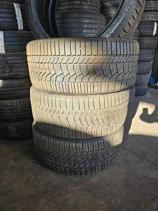275/40R22 Continental