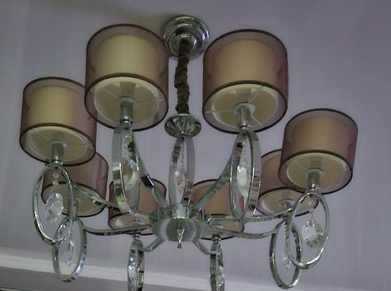 Люстра на 8 плафонов
