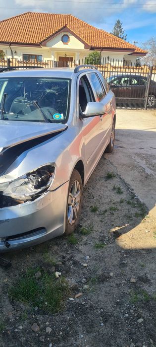 Vand skoda octavia 2012 lovita in fata