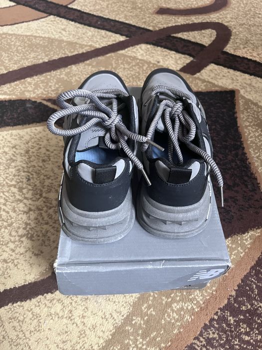 Новые крассовки 42 размера