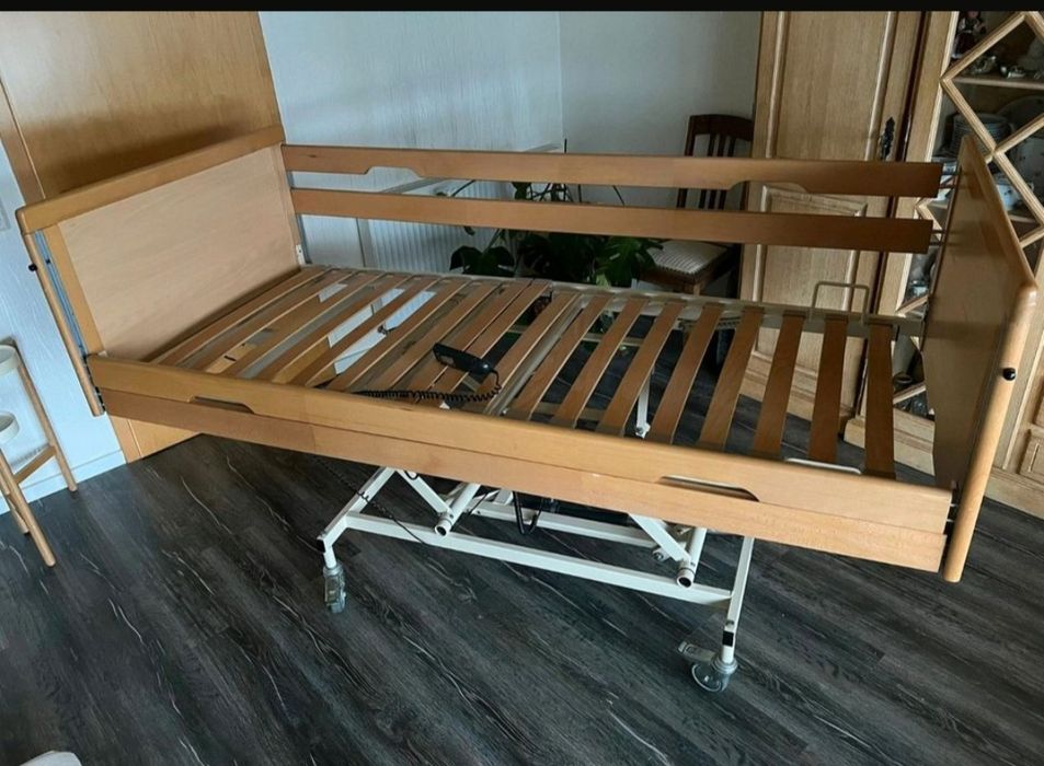Pat electric medical pentru persoane cu dizabilitatii